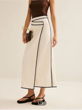 Cotton & Linen Wave Trim Midi Skirt size Medium NWT